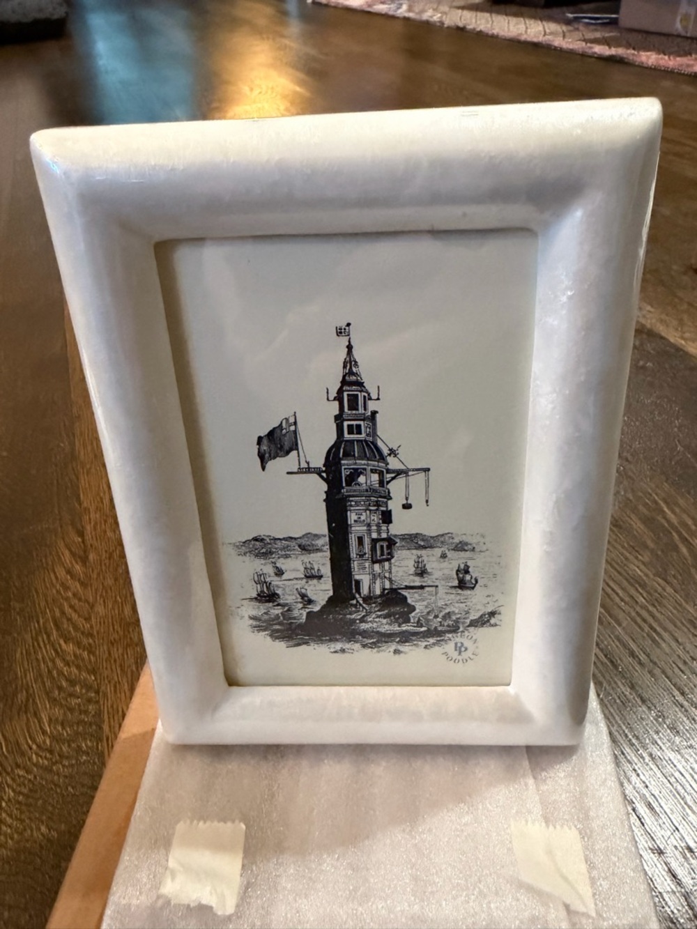 NIB “PIGEON & POODLE” BURL RESIN White Frame and Picture